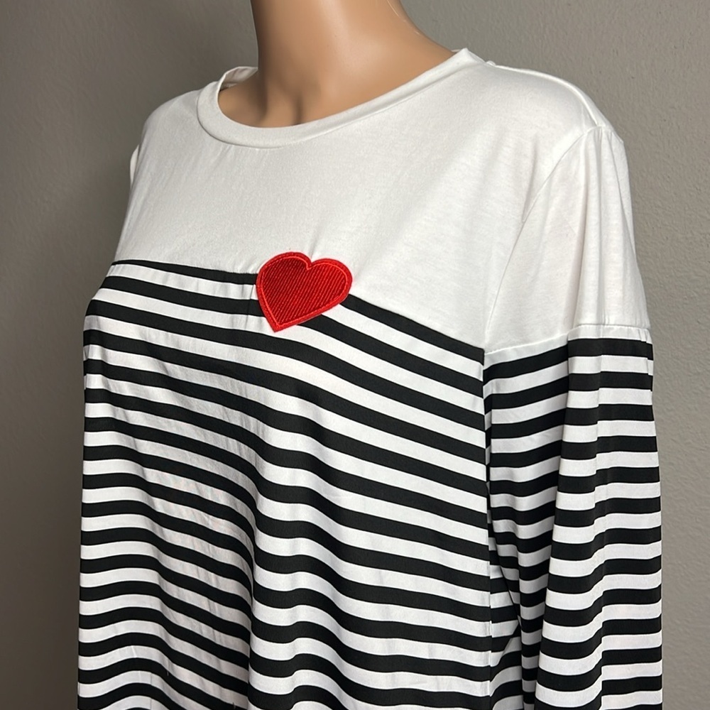 🛍️ 4 for $25 Striped Long-Sleeve Dress with Red Heart Accent, Size 2XL nwot